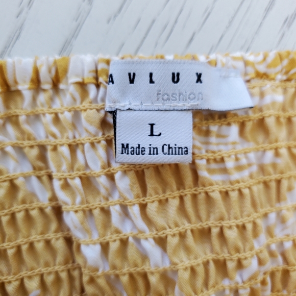 🍌Two Piece Banana Leaf Pant Suit 🍌 - Picture 5 of 9